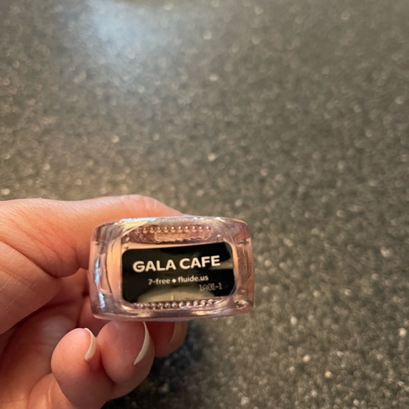 Glamglow Supermud, Fluid nail polish, VC Collection quad eyeshadow palette - Picture 4 of 9